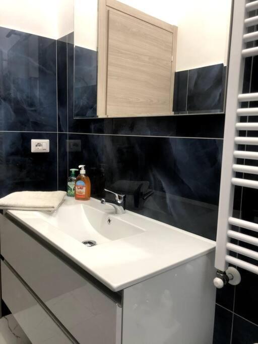 Casa Martina Pronta Per Te, Con Due Stanze Da Letto! Apartamento Turín Exterior foto